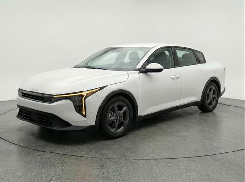 Snow White Pearl 2025 Kia K4 LXS