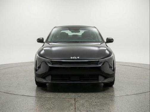 Aurora Black Pearl 2025 Kia K4 LXS