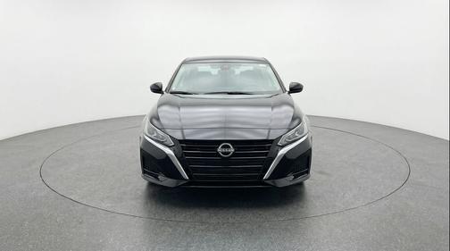 Super Black 2025 Nissan Altima SV FWD