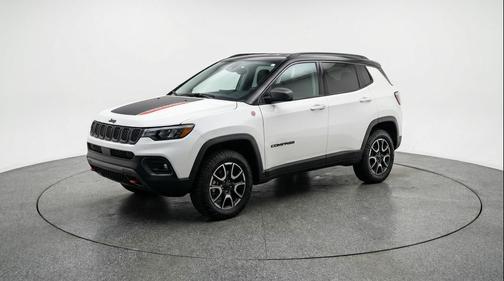 Bright White Clearcoat 2025 Jeep Compass Trailhawk