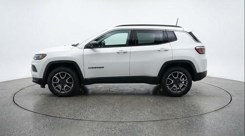 Bright White Clearcoat 2025 Jeep Compass Trailhawk
