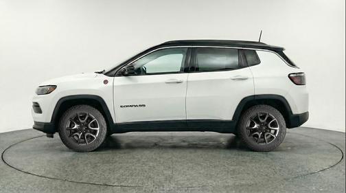 Bright White Clearcoat 2025 Jeep Compass Trailhawk