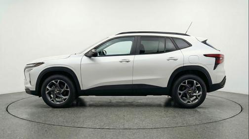 Summit White 2025 Chevrolet Trax LT