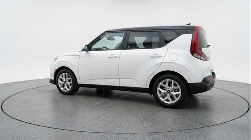Snow White Pearl 2025 Kia Soul LX