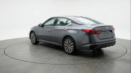 Gun Metallic 2025 Nissan Altima SV FWD