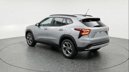 Sterling Gray Metallic 2025 Chevrolet Trax LT