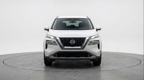 Everest White Pearl Tricoat 2025 Nissan Rogue SV
