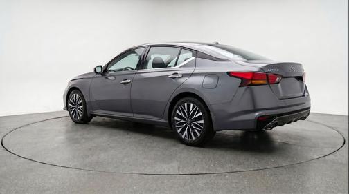 Gun Metallic 2025 Nissan Altima SV FWD