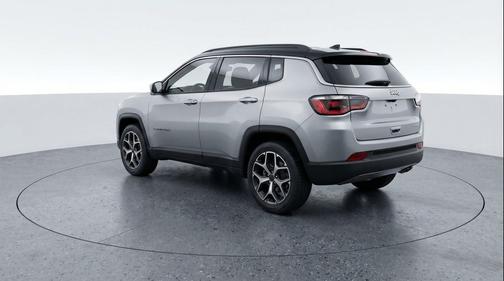 Silver Zynith Metallic Clearcoat 2025 Jeep Compass Limited