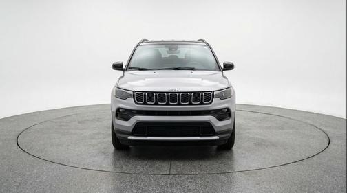 Silver Zynith Metallic Clearcoat 2025 Jeep Compass Limited