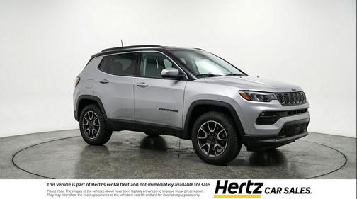 Silver Zynith Metallic Clearcoat 2025 Jeep Compass Trailhawk