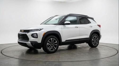 Summit White 2025 Chevrolet Trailblazer LT