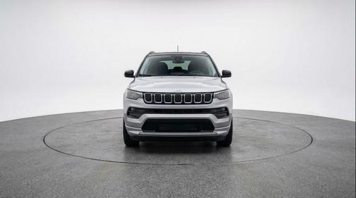 Silver Zynith Metallic Clearcoat 2025 Jeep Compass Limited