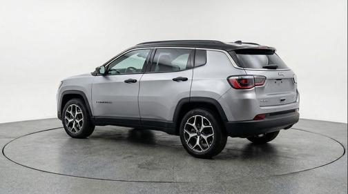 Silver Zynith Metallic Clearcoat 2025 Jeep Compass Limited
