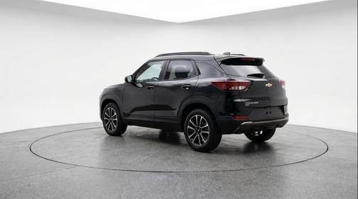 Mosaic Black Metallic 2025 Chevrolet Trailblazer LT