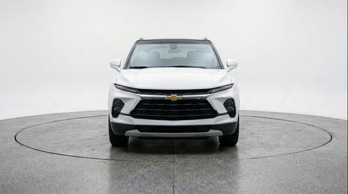 Summit White 2025 Chevrolet Blazer 2LT