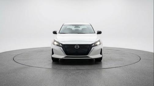 Glacier White 2025 Nissan Altima SV FWD
