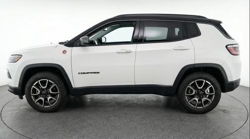 Bright White Clearcoat 2025 Jeep Compass Trailhawk
