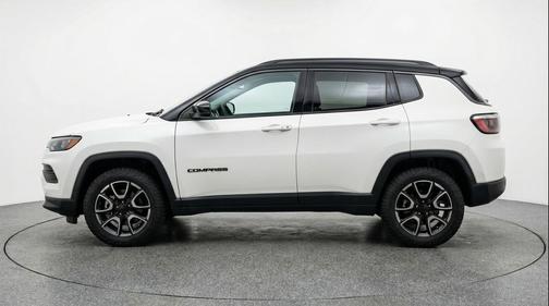 Bright White Clearcoat 2025 Jeep Compass Trailhawk