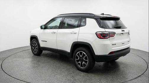 Bright White Clearcoat 2025 Jeep Compass Trailhawk