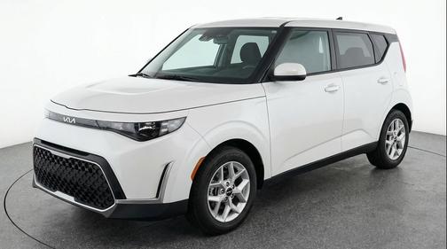 Snow White Pearl 2025 Kia Soul LX
