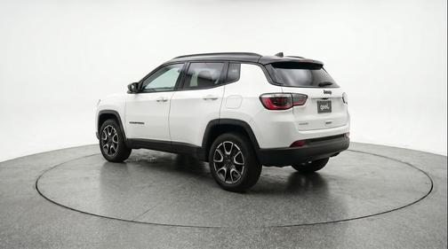 Bright White Clearcoat 2025 Jeep Compass Trailhawk