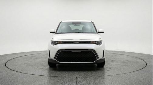 Snow White Pearl 2025 Kia Soul LX