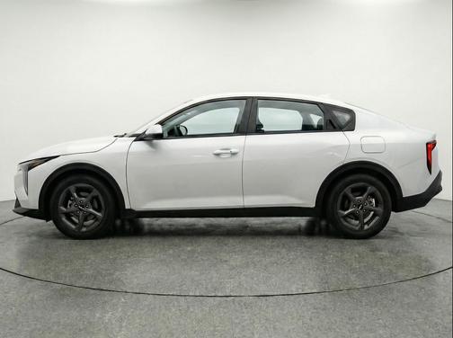 Snow White Pearl 2025 Kia K4 LXS
