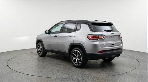 Silver Zynith Metallic Clearcoat 2025 Jeep Compass Limited