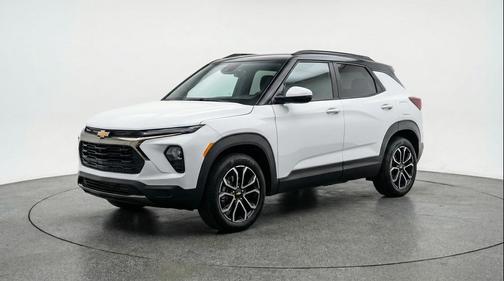 Summit White 2025 Chevrolet Trailblazer LT
