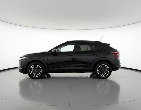 Mosaic Black Metallic 2025 Chevrolet Trax LT