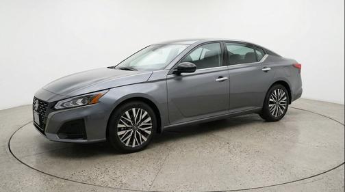 Gun Metallic 2025 Nissan Altima SV FWD