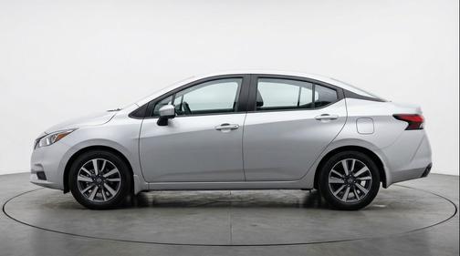 Brilliant Silver Metallic 2025 Nissan Versa 1.6 SV