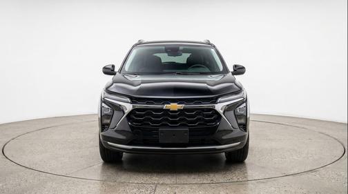 Mosaic Black Metallic 2025 Chevrolet Trax LT