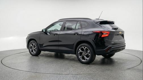 Mosaic Black Metallic 2025 Chevrolet Trax LT