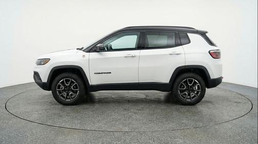 Bright White Clearcoat 2025 Jeep Compass Trailhawk