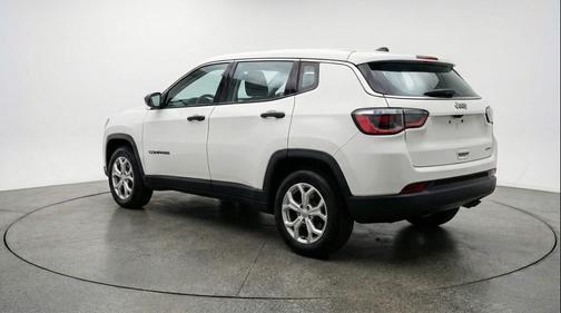 Bright White Clearcoat 2025 Jeep Compass Latitude