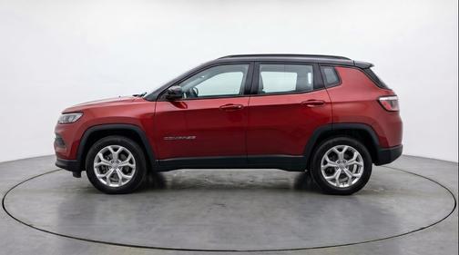 Red Hot Pearlcoat 2025 Jeep Compass Latitude