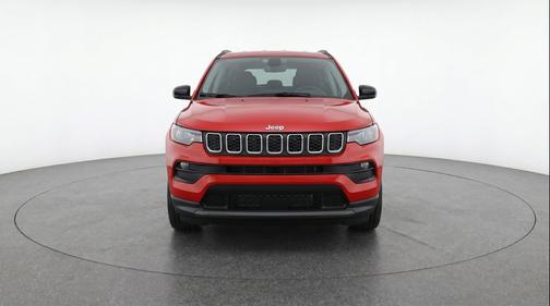 Red Hot Pearlcoat 2025 Jeep Compass Latitude