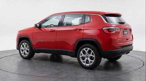 Red Hot Pearlcoat 2025 Jeep Compass Latitude