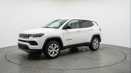 Bright White Clearcoat 2025 Jeep Compass Latitude