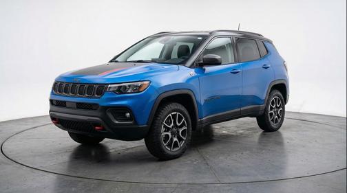 Hydro Blue Pearlcoat 2025 Jeep Compass Trailhawk