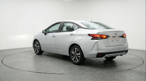 Brilliant Silver Metallic 2025 Nissan Versa 1.6 SV