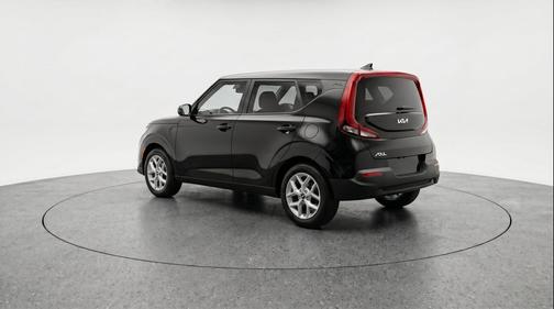 Fusion Black 2025 Kia Soul LX