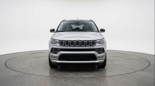 Silver Zynith Metallic Clearcoat 2025 Jeep Compass Limited