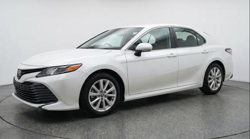 Ice Cap 2025 Toyota Camry LE