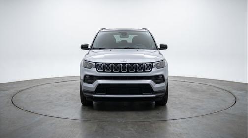 Silver Zynith Metallic Clearcoat 2025 Jeep Compass Limited