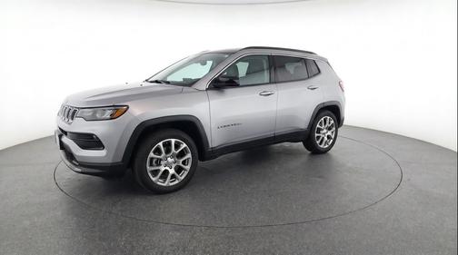 Silver Zynith Metallic Clearcoat 2025 Jeep Compass Limited
