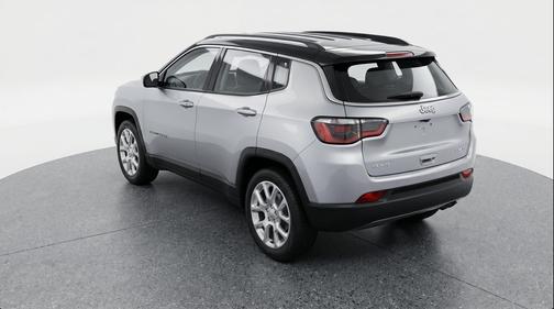 Silver Zynith Metallic Clearcoat 2025 Jeep Compass Limited