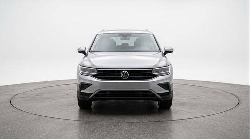 Pyrite Silver Metallic 2026 Volkswagen Tiguan 2.0T SE